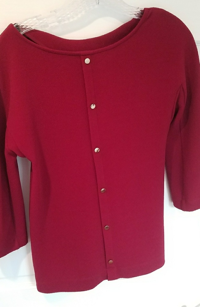 Ann Taylor.  Red button down LS. W0000042